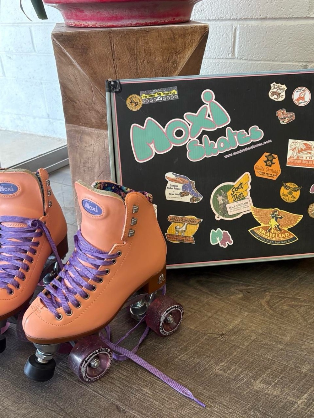 Moxi Skates - Peach / Purple